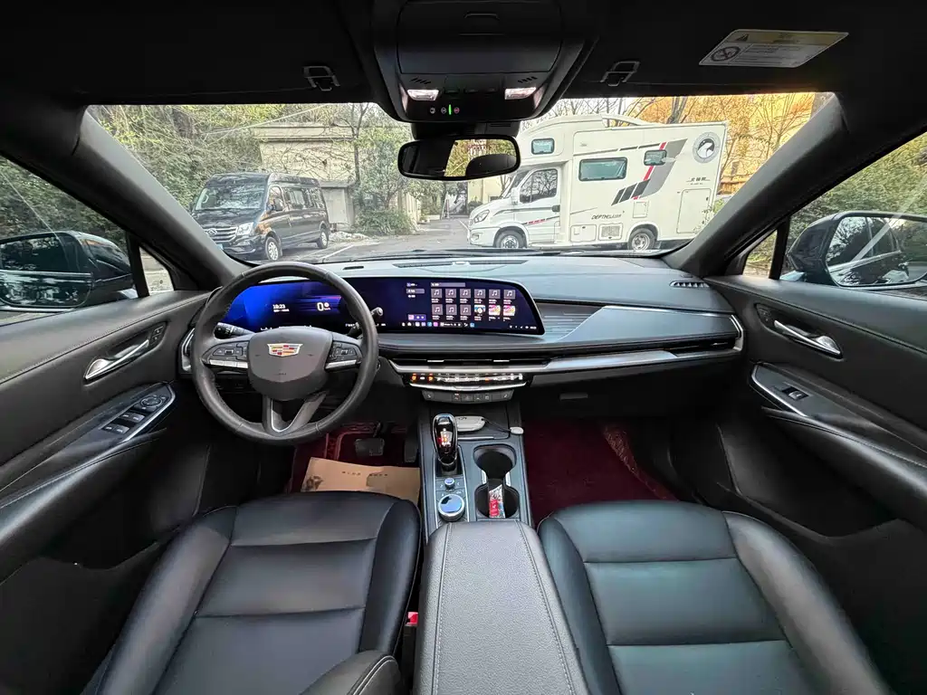 Cadillac XT4 2024 28T two-wheel drive luxury model купить на сайте DeffCars