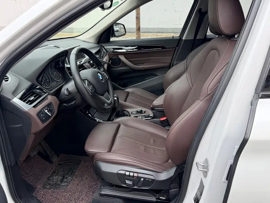BMW X1 2018 sDrive18Li Exclusive Model купить на сайте DeffCars