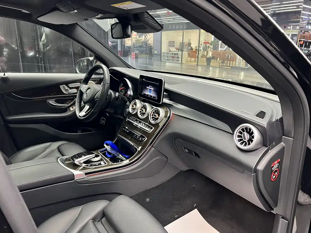 Mercedes-Benz GLC 2019 facelift GLC 260 L 4MATIC luxury model купить на сайте DeffCars