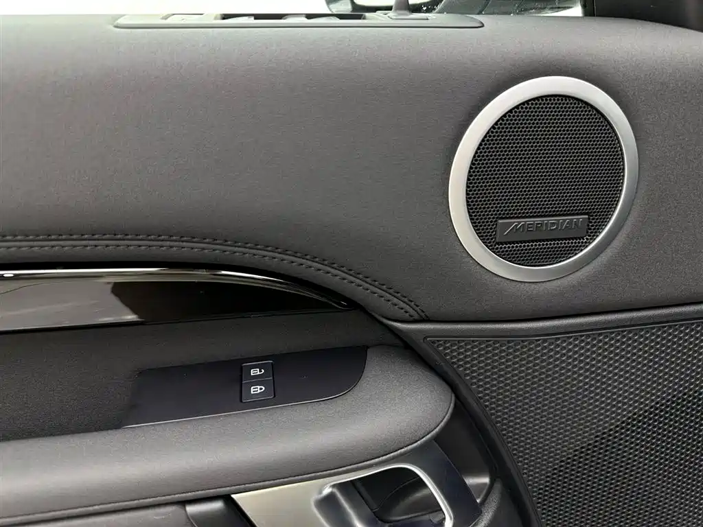 Discover the 2023 360PS R-Dynamic S купить на сайте DeffCars