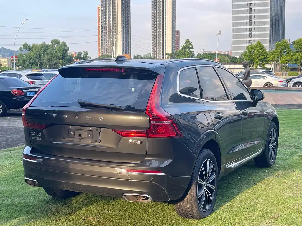 Volvo XC60 2020 T5 four-wheel drive Zhiyuan Deluxe Edition купить на сайте DeffCars