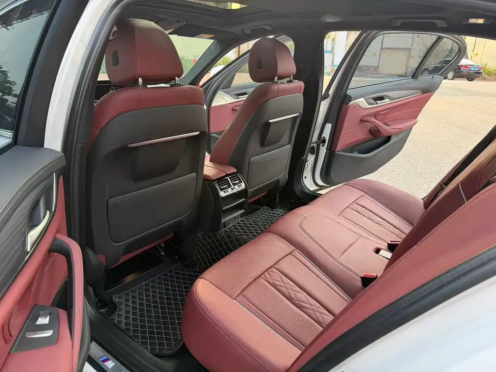 BMW 5 Series 2021 530Li Leading M Sports Package купить на сайте DeffCars