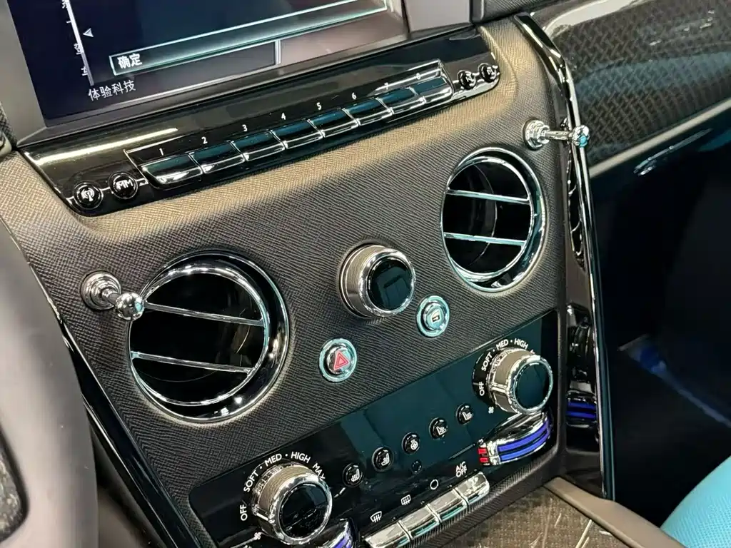 Cullinan 2020 Black Badge купить на сайте DeffCars