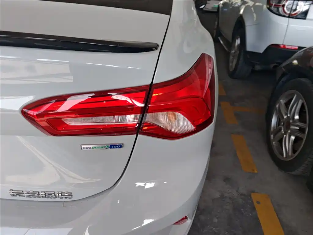 Focus 2022 Sedan EcoBoost 180 Automatic ST Line купить на сайте DeffCars