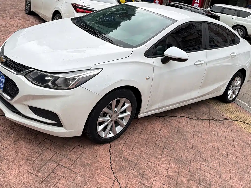 Cruze 2017 1.5L Manual Pioneer Edition купить на сайте DeffCars