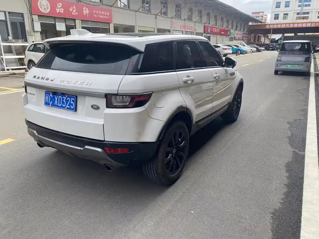 Range Rover Evoque 2018 240PS PURE Fashion Edition купить на сайте DeffCars