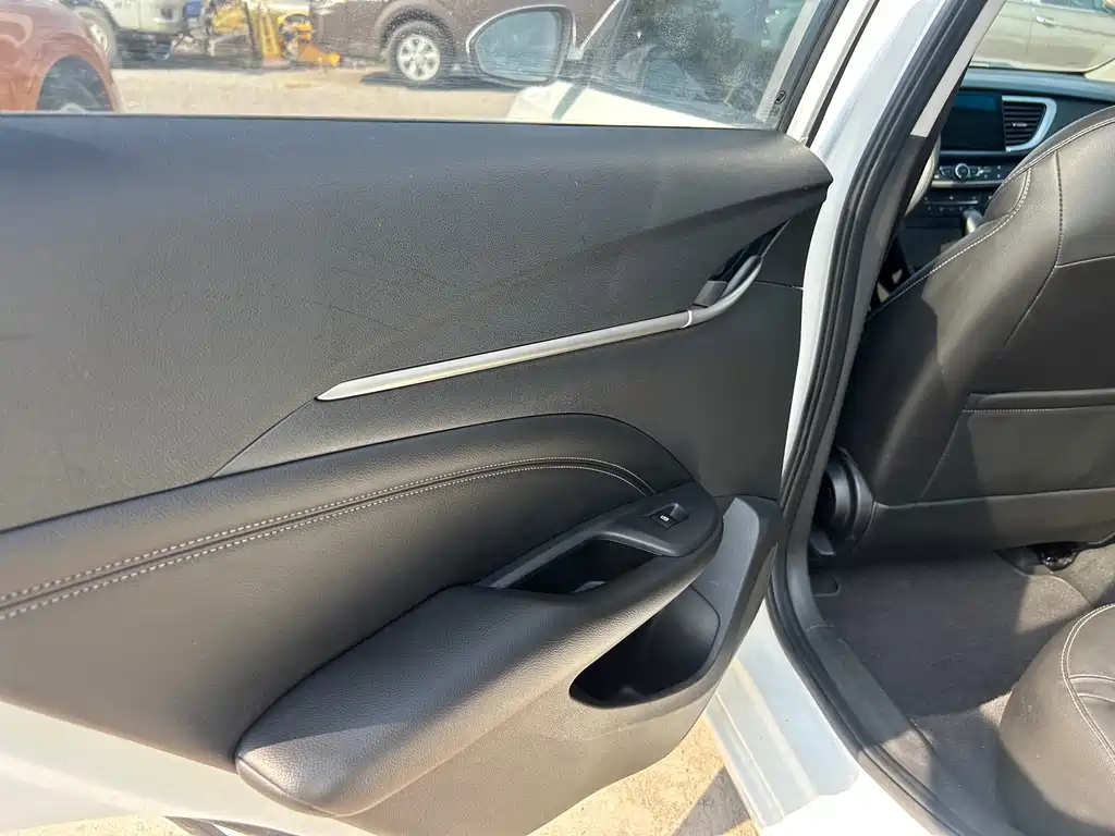 Yinglang 2015 15N automatic luxury model купить на сайте DeffCars