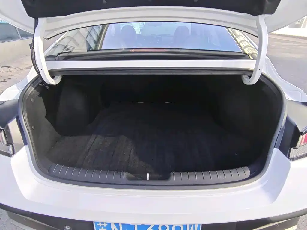 Elantra 2023 1.5L CVT GLS Leading Edition купить на сайте DeffCars