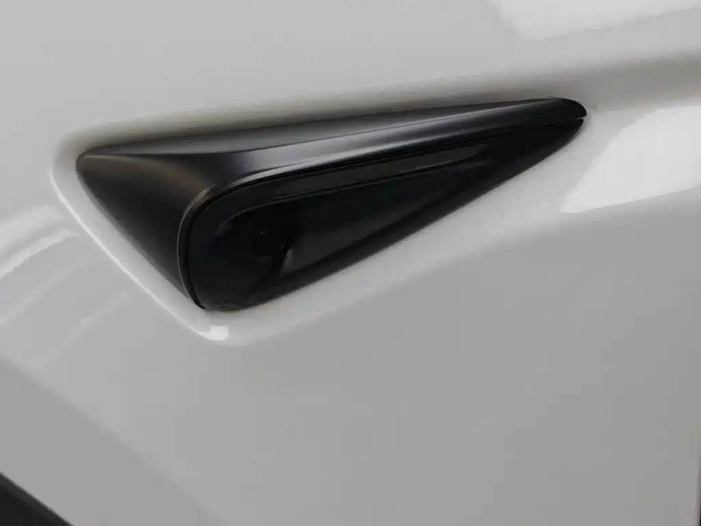 Model Y 2025 rear-wheel drive version купить на сайте DeffCars
