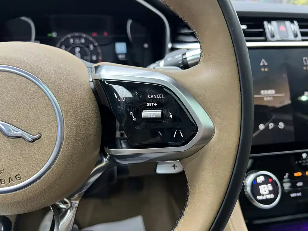 Jaguar XFL 2022 XFL 2.0T P250 two-wheel drive exclusive luxury version купить на сайте DeffCars