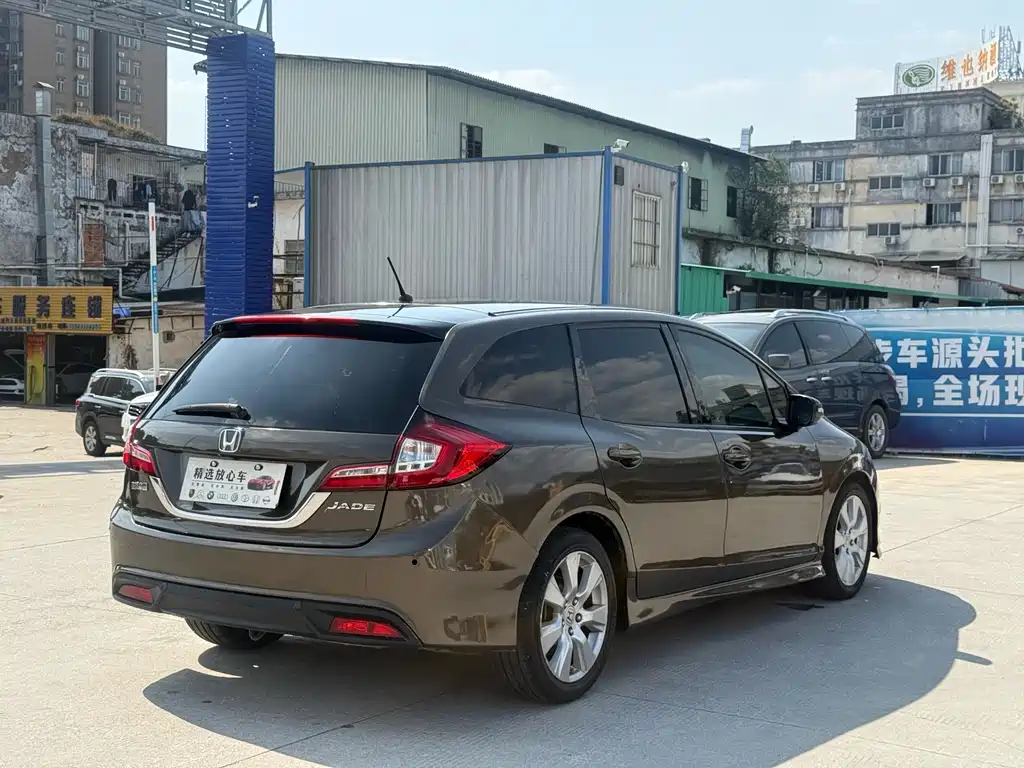 Jade 2014 1.8L automatic comfort elite version 5 seats купить на сайте DeffCars