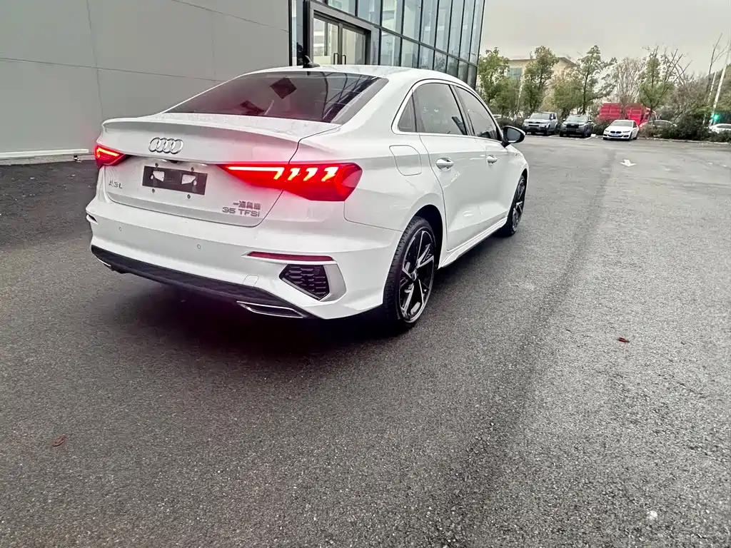Audi A3 2022 A3L Limousine 35 TFSI Fashionable and Sporty купить на сайте DeffCars