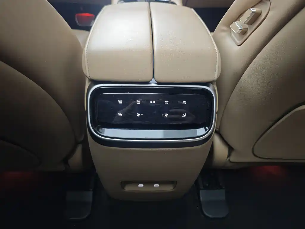 Wenjie M7 2022 1.5T rear-wheel drive comfort version купить на сайте DeffCars