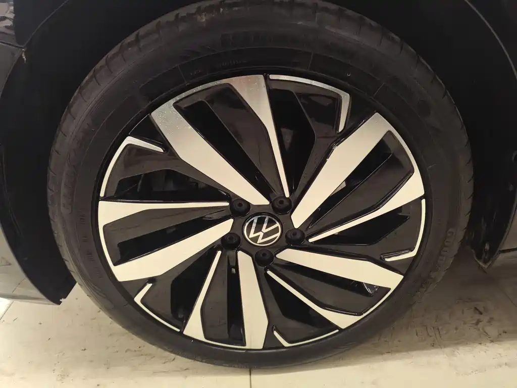 Passat 2023 facelift 330TSI luxury version купить на сайте DeffCars