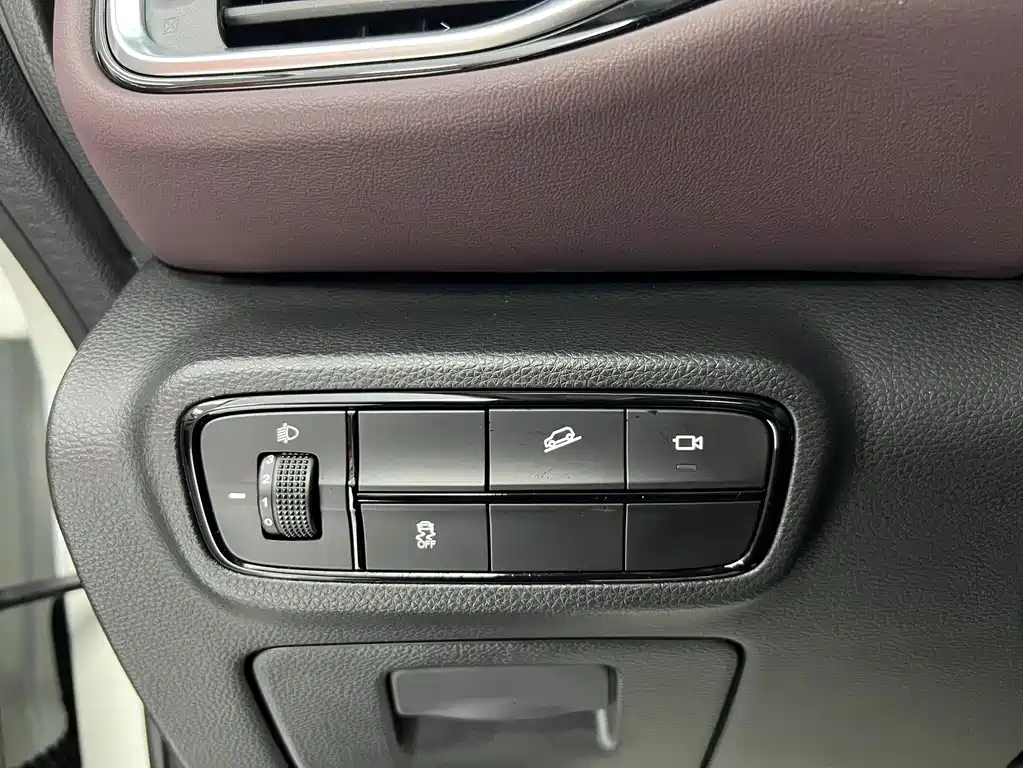 Trumpchi M6 2021款 PRO 270T DCT尊享版 купить на сайте DeffCars
