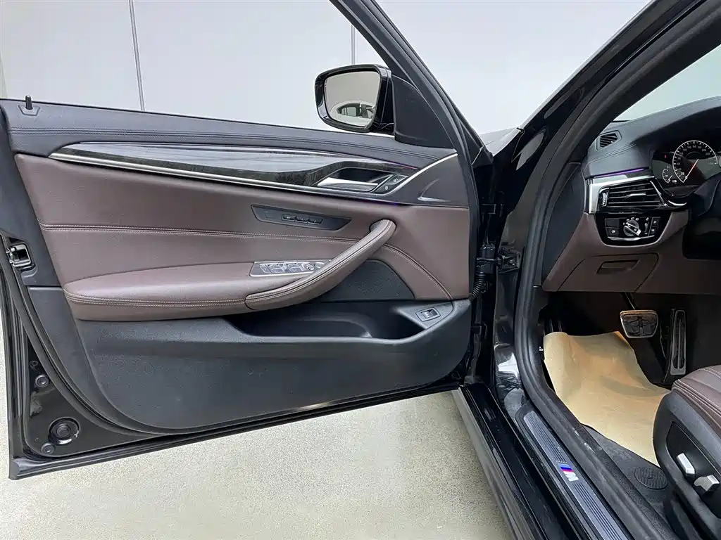 BMW 5 Series 2019 facelift 525Li M Sports Package купить на сайте DeffCars