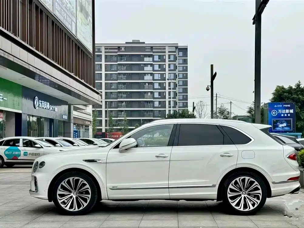 Bentayga plug-in hybrid 2021 3.0T PHEV купить на сайте DeffCars