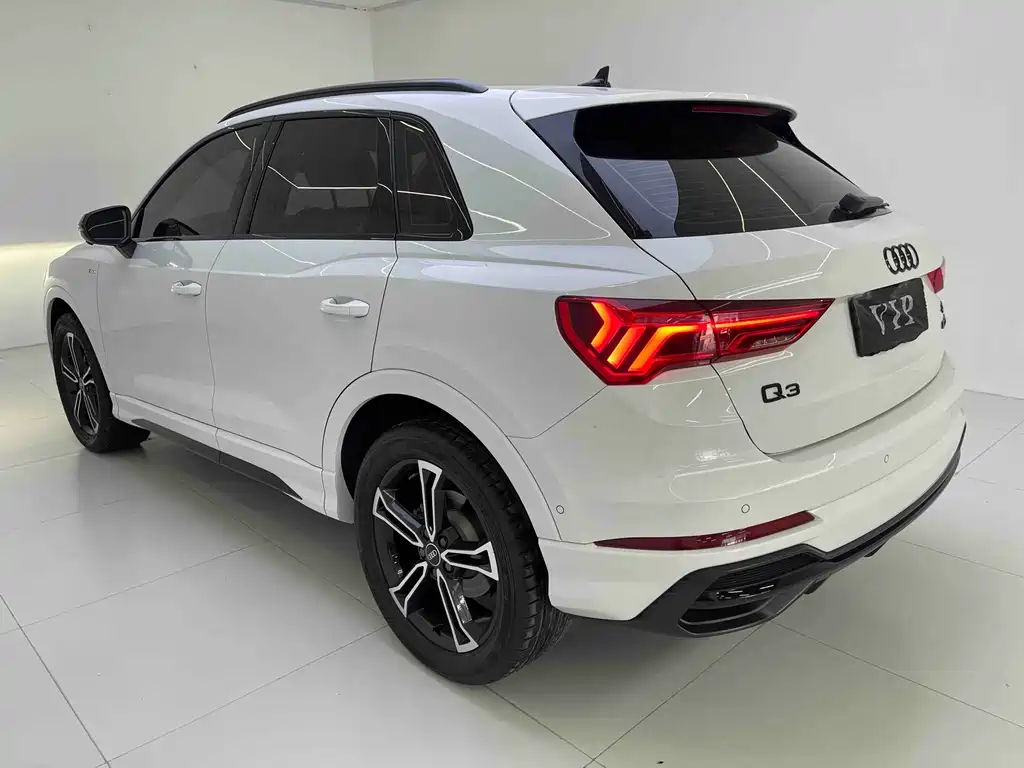 Audi Q3 2022 35 TFSI Fashion Dynamic купить на сайте DeffCars