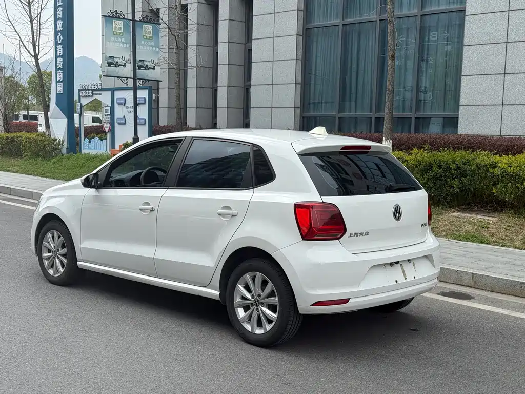 Polo 2016 1.4L manual fashion model купить на сайте DeffCars