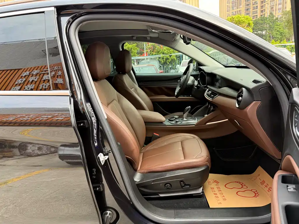 Stelvio 2017 2.0T 200HP Deluxe Edition купить на сайте DeffCars