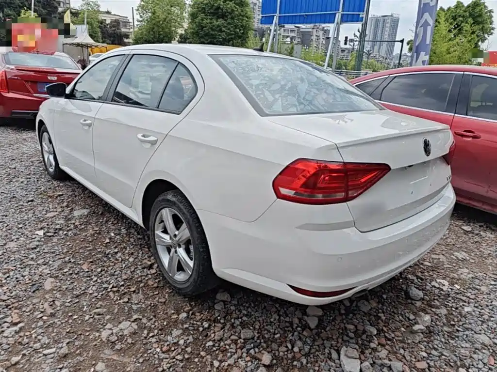 Lavida 2017 1.6L automatic fashion version купить на сайте DeffCars