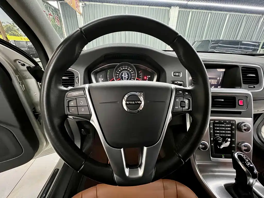 Volvo S60 2019 S60L T3 Smart Edition купить на сайте DeffCars