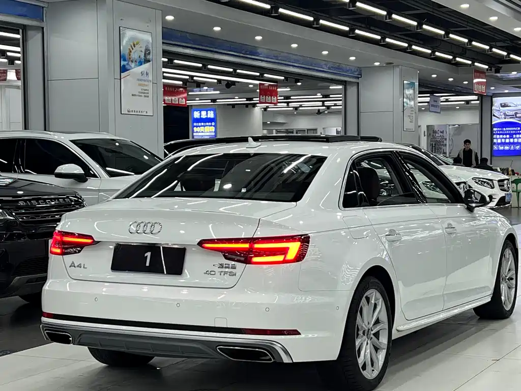 Audi A4L 2019 40 TFSI Fashion Type National V купить на сайте DeffCars
