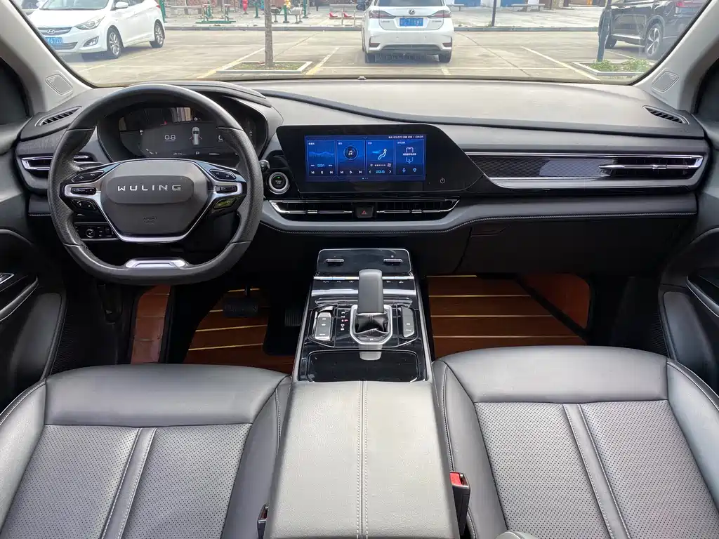 Wuling Capgemini 2020 1.5T CVT flagship model купить на сайте DeffCars