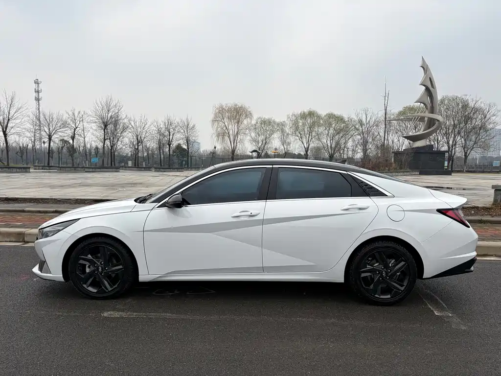 Elantra 2022 1.5L CVT LUX Premium Edition купить на сайте DeffCars