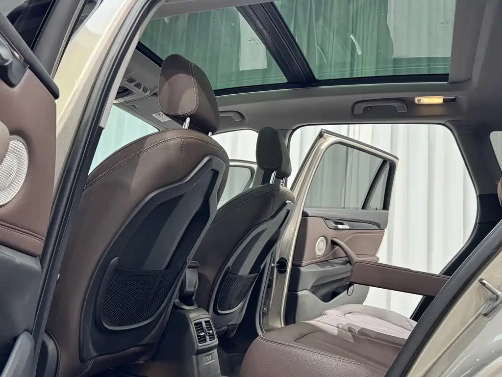 BMW X1 sDrive20Li Premium 2022 купить на сайте DeffCars