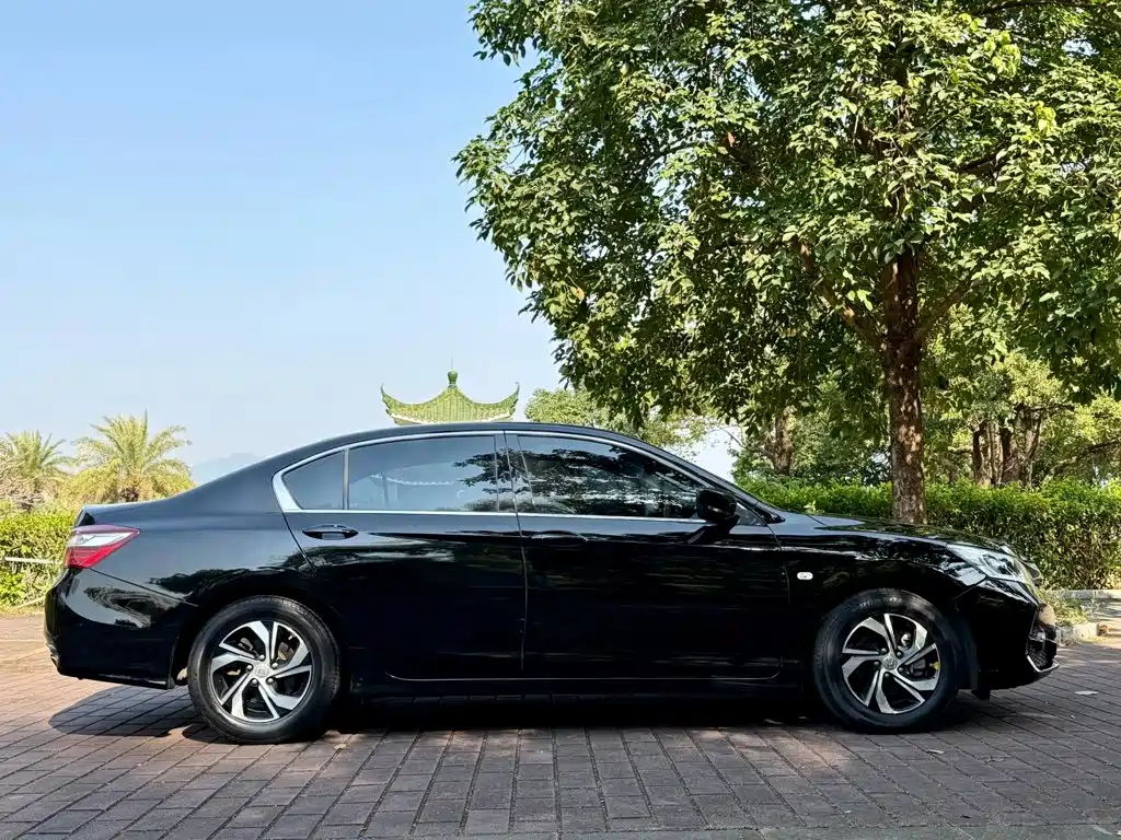 Accord 2015 2.0L LX Comfort Edition купить на сайте DeffCars