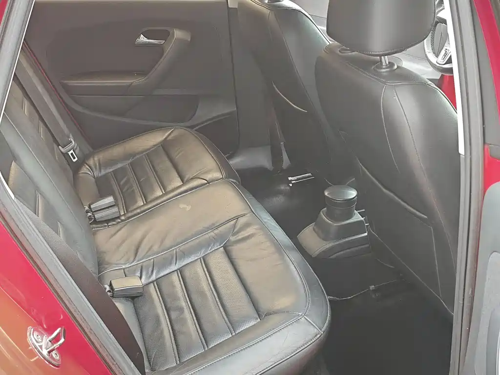 Polo 2013 1.4L automatic luxury version купить на сайте DeffCars