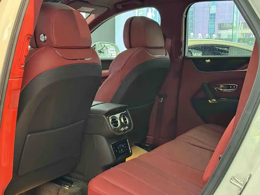 Bentayga 2018 4.0T V8 купить на сайте DeffCars