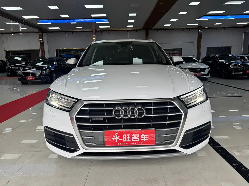 Audi Q5L 2020 40 TFSI enjoys fashionable style купить на сайте DeffCars