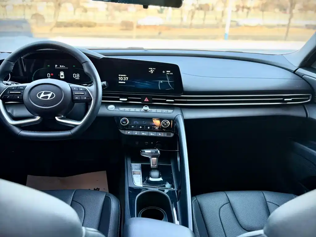 Elantra 2023 1.5L CVT LUX Premium Edition купить на сайте DeffCars