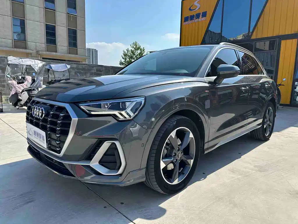 Audi Q3 2022 35 TFSI Fashionable and Dynamic купить на сайте DeffCars