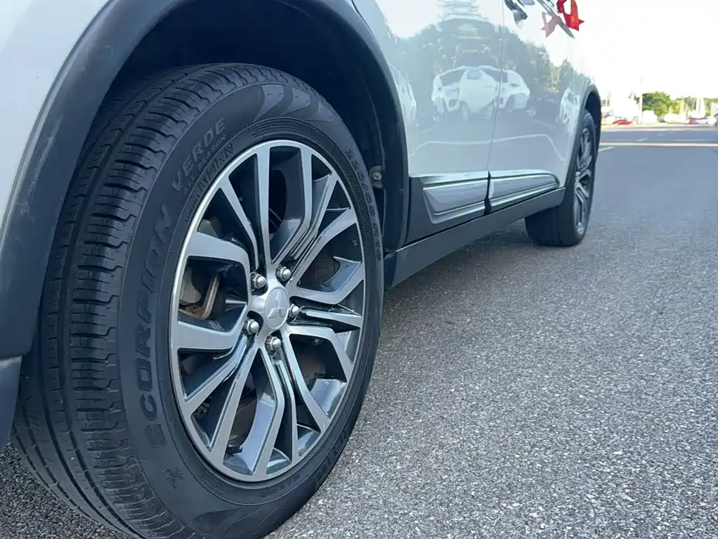 Outlander imported 2016 2.4L four-wheel drive elite version 7 seats купить на сайте DeffCars