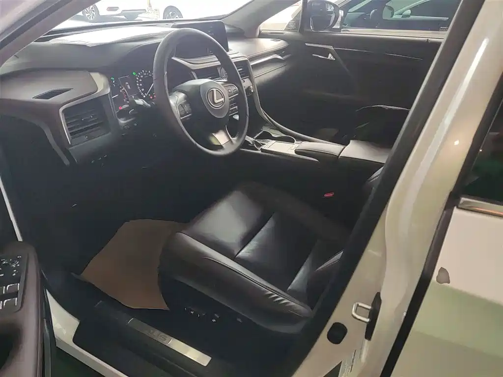 Lexus RX 2020 facelift 300 four-wheel drive elegant version купить на сайте DeffCars