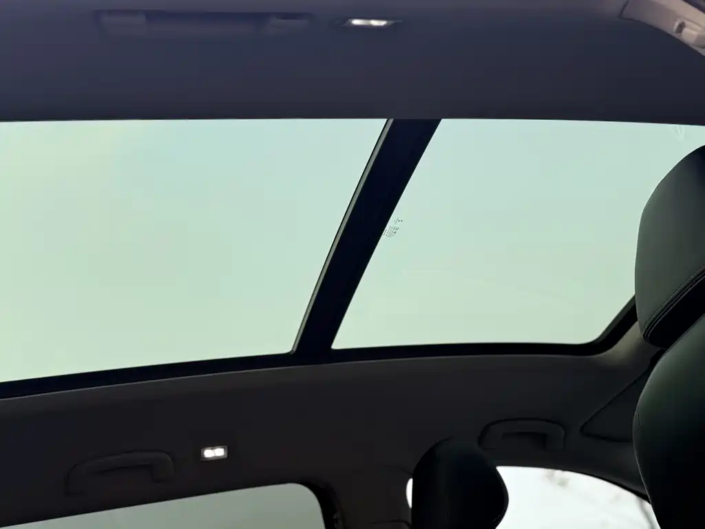 Touron 2023 380TSI four-wheel drive luxury version купить на сайте DeffCars
