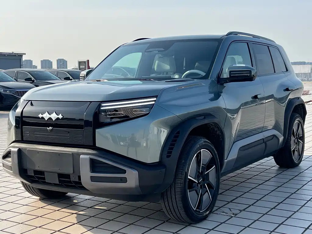 Titanium 3 2025 501KM four-wheel drive Ultra version купить на сайте DeffCars