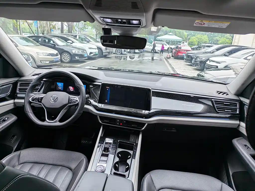 Touron 2022 380TSI four-wheel drive luxury version купить на сайте DeffCars