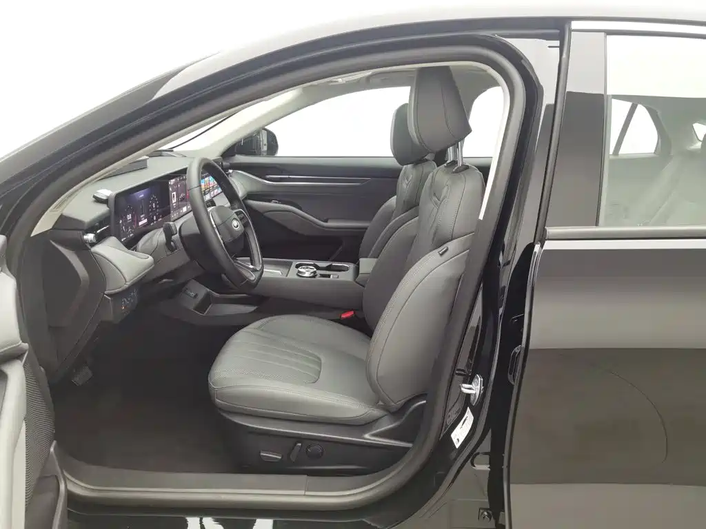 Mondeo 2026 2.0T EcoBoost Luxury купить на сайте DeffCars