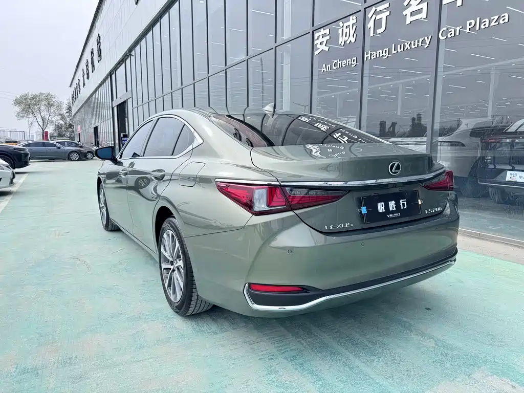 Lexus ES 2023 200 Excellence Edition купить на сайте DeffCars