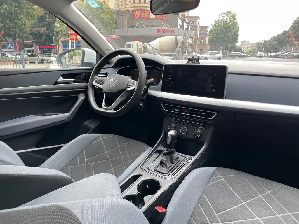 Lavida 2023 facelift 1.5L automatic Deyi version купить на сайте DeffCars
