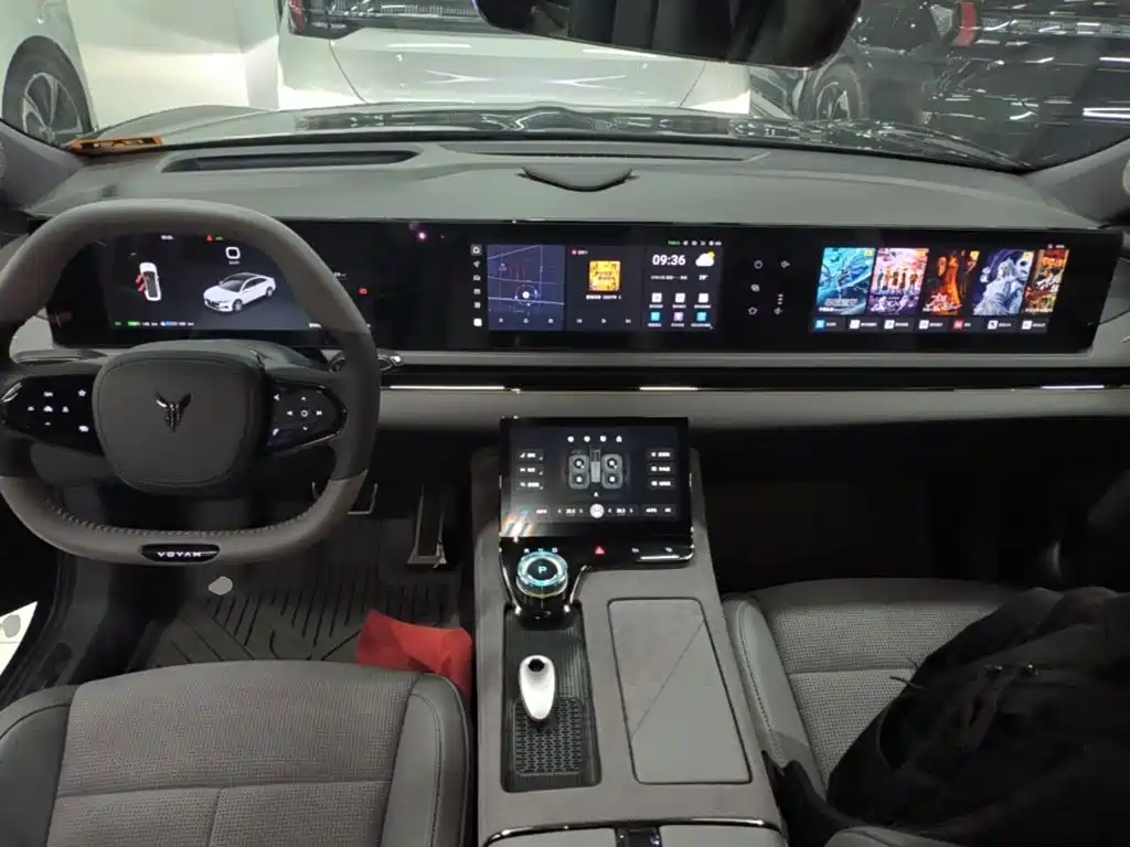 Lantu Chasing Light 2024 PHEV four-wheel drive super long range executive version купить на сайте DeffCars
