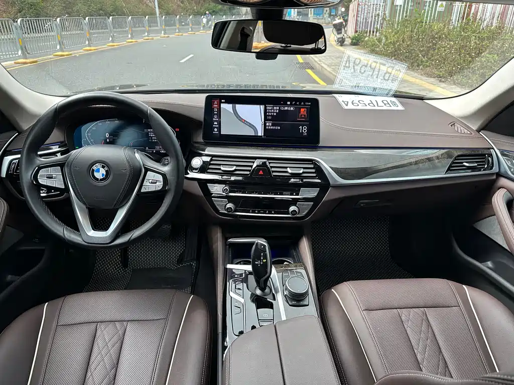 BMW 5 Series 2021 525Li Luxury Package купить на сайте DeffCars