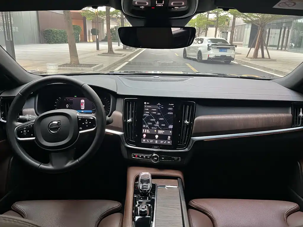 Volvo S90 2023 B5 Zhiyuan Luxury Edition купить на сайте DeffCars