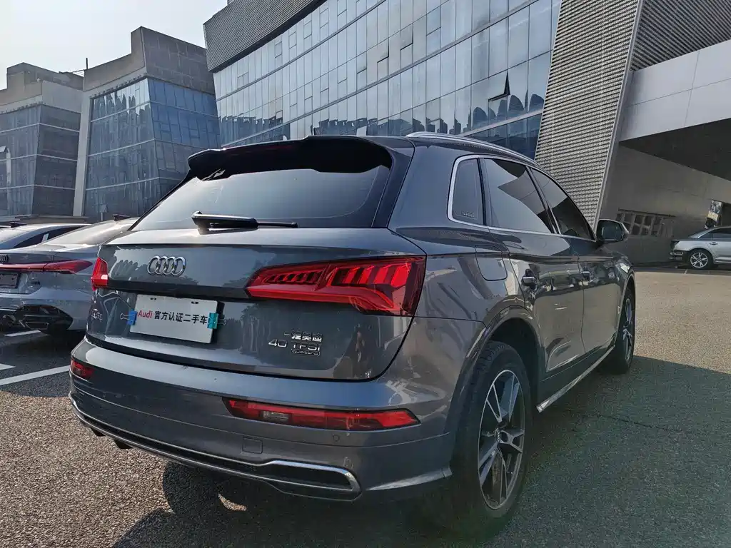 Audi Q5L 2018 40 TFSI enjoys fashionable style, National V купить на сайте DeffCars