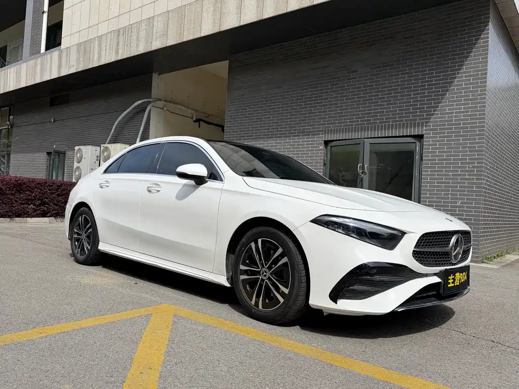 Mercedes-Benz A-Class 2023 A 200 L Dynamic купить на сайте DeffCars