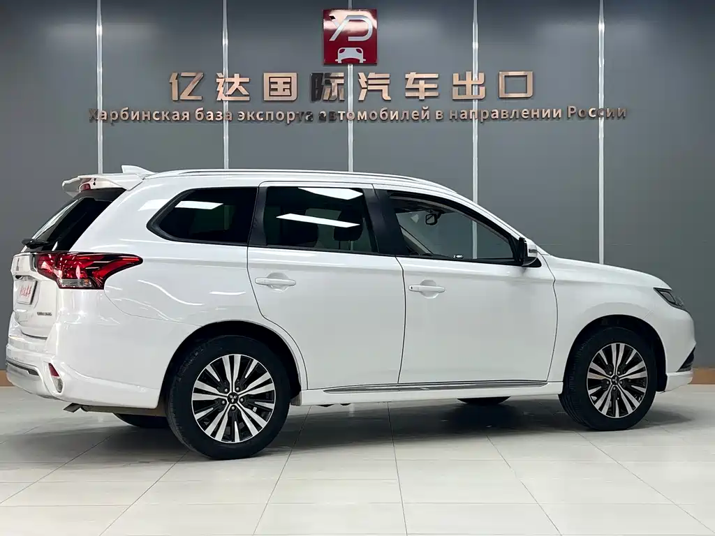 Outlander 2021 2.0L 2WD Enjoy Edition 7 seats купить на сайте DeffCars